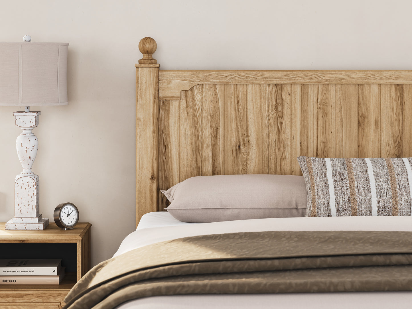 Aleaport King Panel Bed with Mirrored Dresser