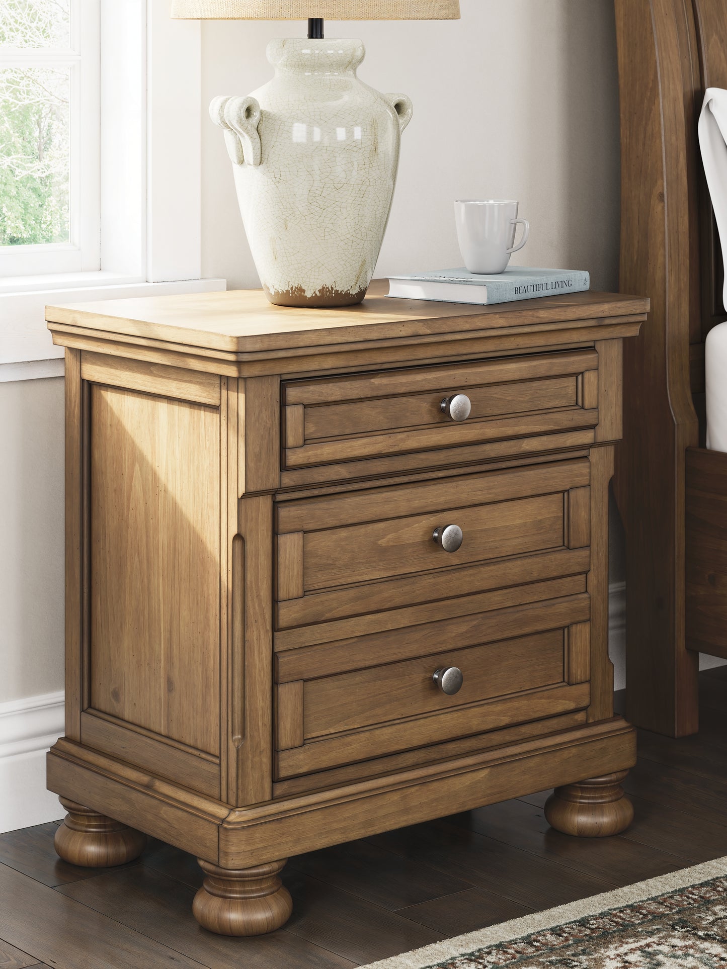Feddinger King Panel Bed with Mirrored Dresser and Nightstand