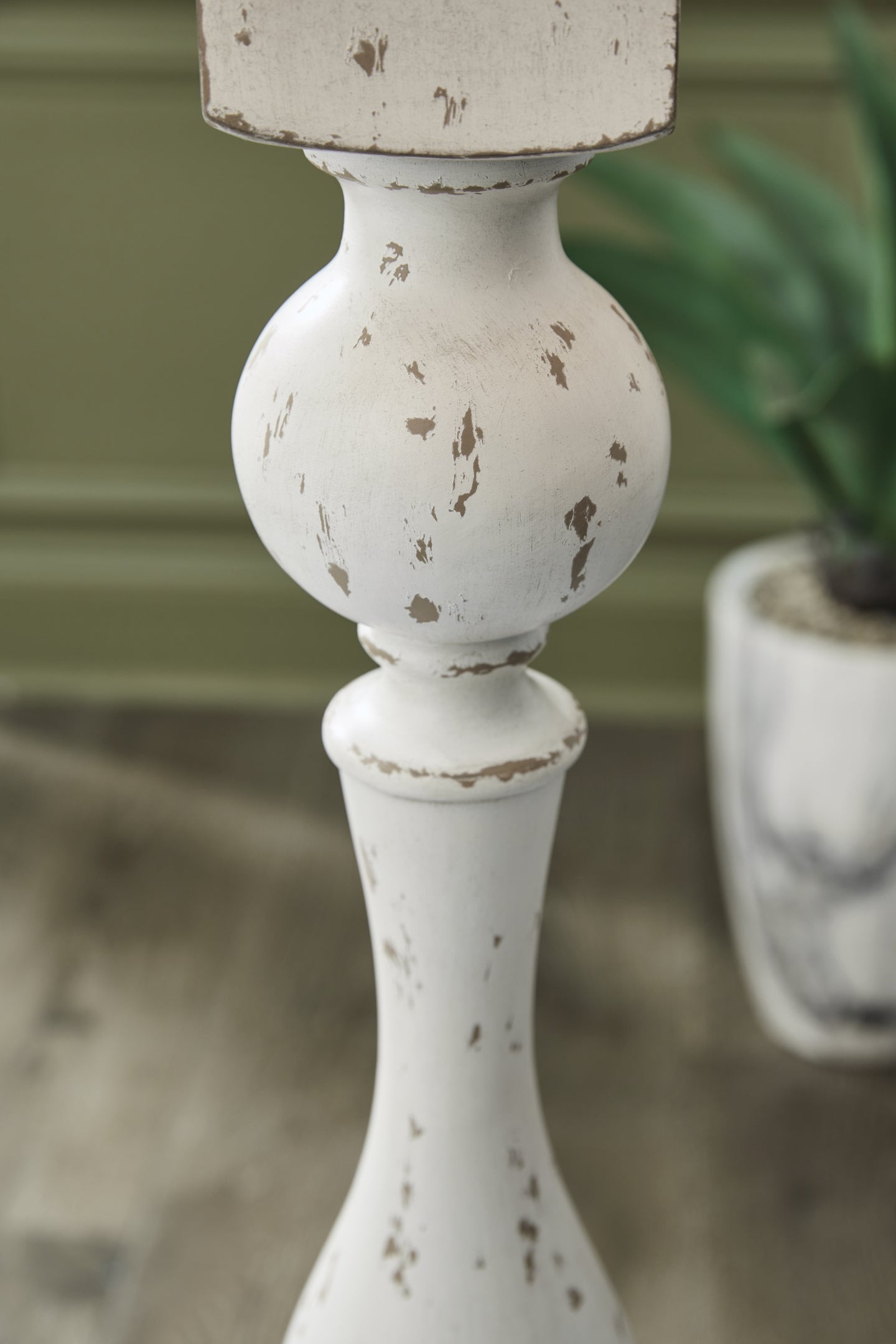 Ashley Express - Madsbrook Poly Floor Lamp (1/CN)
