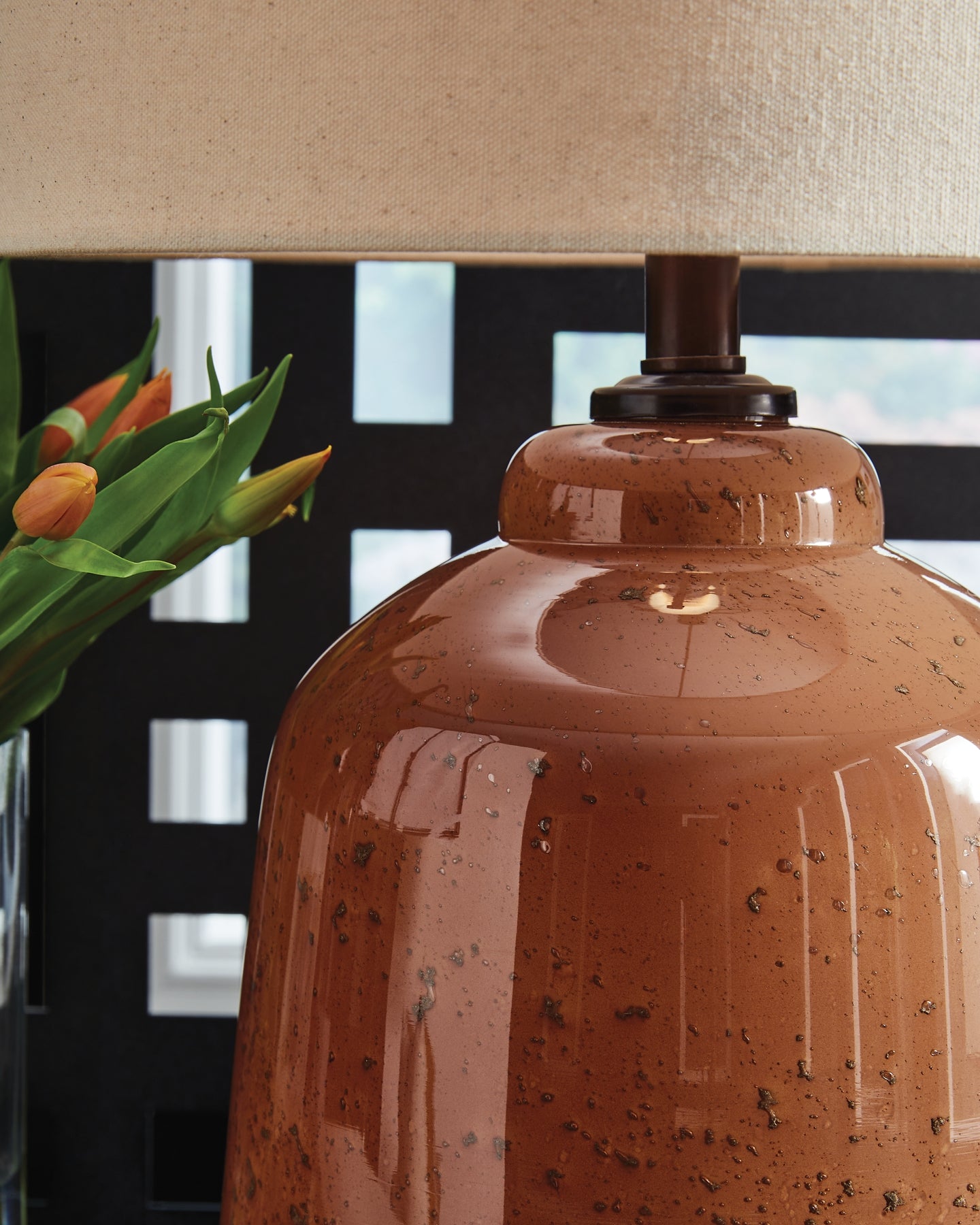 Ashley Express - Aaleahya Glass Table Lamp (1/CN)