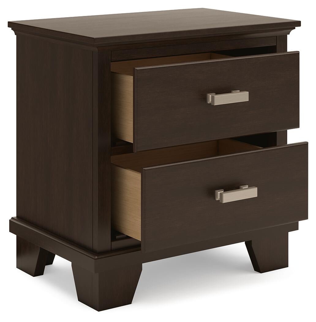 Covetown Queen Panel Bed with Mirrored Dresser and Nightstand