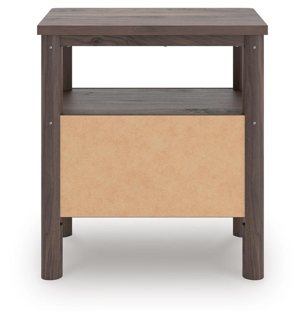 Pamytta Queen Panel Platform Bed, Dresser, Mirror and Nightstand
